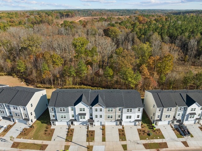 Foto del edificio - 3031 Castle Loch Ln