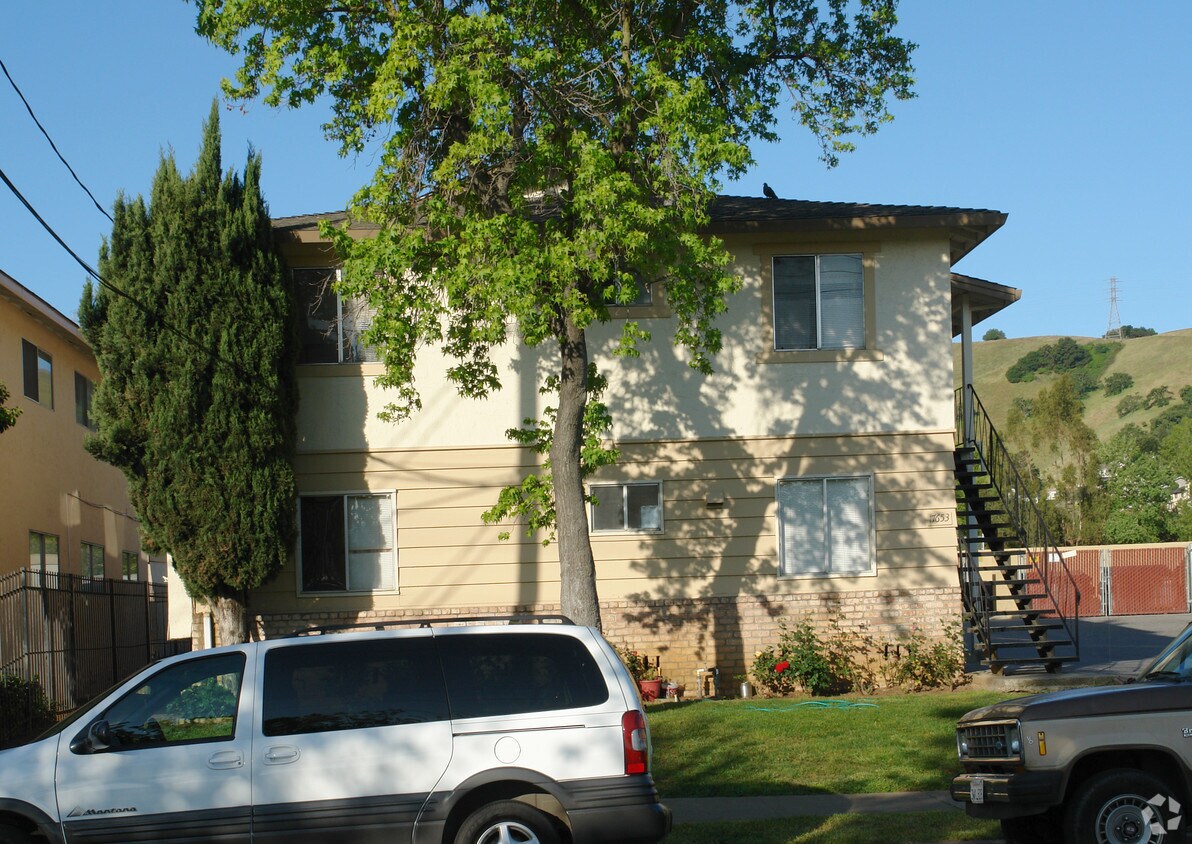 Foto del edificio - 17653 Crest Ave