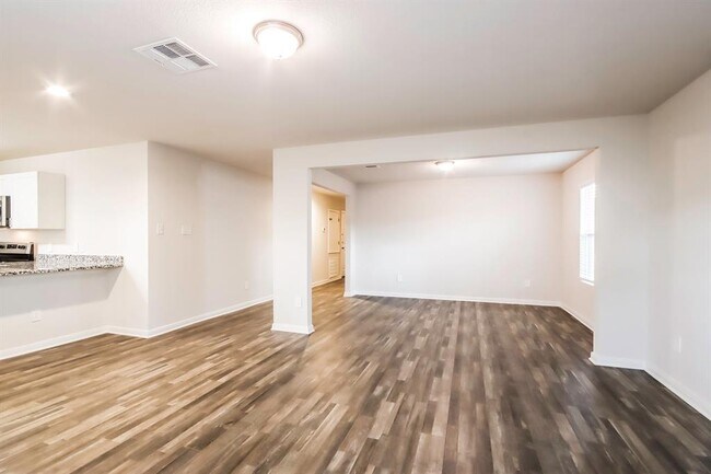 Foto del edificio - 15678 Briar Forest Dr