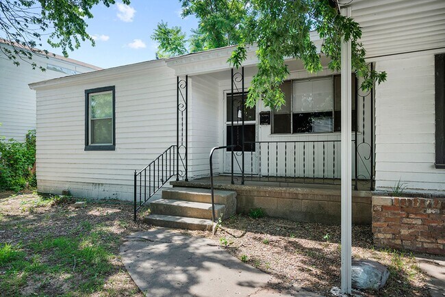 Foto del edificio - Charming 3 bed 1 Bath Home Near the Pasco ...