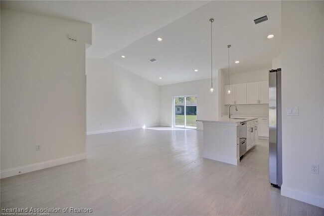 Building Photo - 6909 Salem Ct