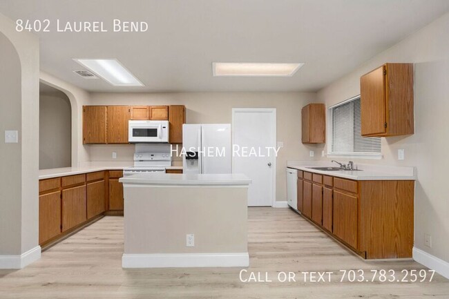 Foto del edificio - 8402 Laurel Bend
