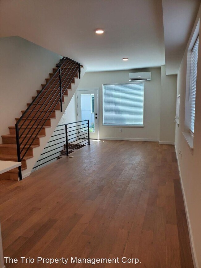 Foto del edificio - 3 br, 2.5 bath House - 5244C Brooklyn Ave NE