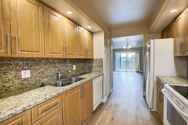 Building Photo - 1500 SW 131st Way
