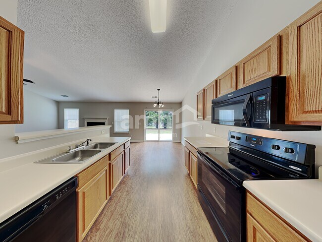 Building Photo - 4009 Edgeview Dr