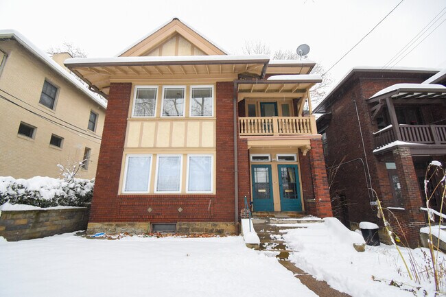 Building Photo - 5728 Solway St
