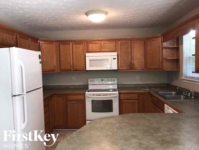Building Photo - 5036 Balus Dr