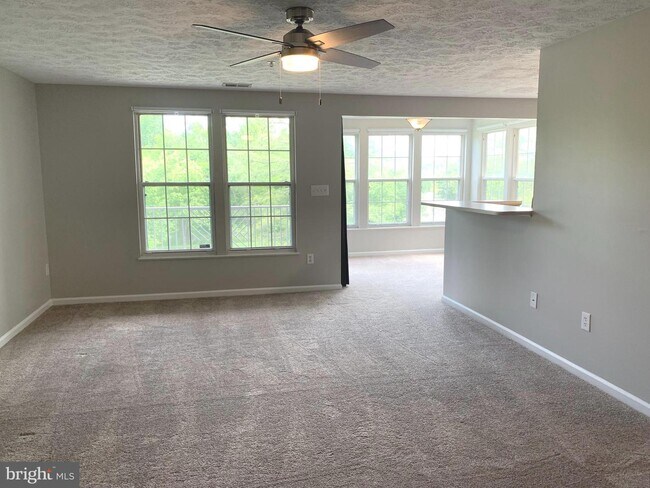 Building Photo - 695 Winding Stream Way