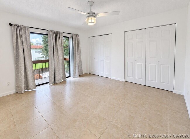 Building Photo - 4039 Palm Bay Cir