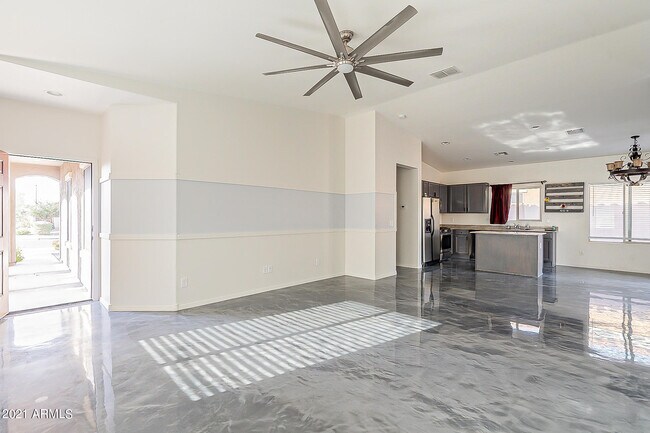Foto del edificio - 2669 E Bellerive Dr
