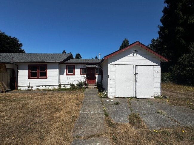 Building Photo - 3956 V St