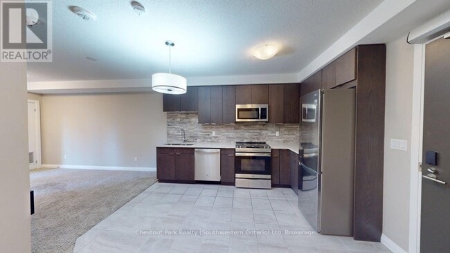 Building Photo - 63 Arthur St S