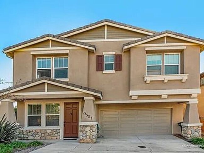 Foto del edificio - Beautiful 4BR/3BA Home for Rent – Prime La Mesa Location Near Parks & Transit