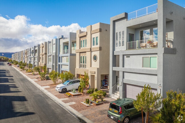 There are a variety of housing options in Enterprise.