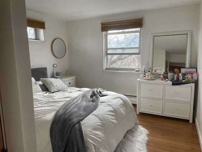 Foto del edificio - 14 Commonwealth Ct