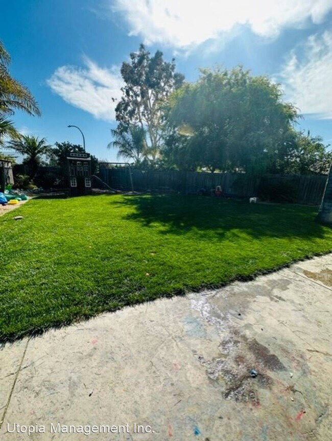 Building Photo - 4 br, 2.5 bath House - 430 Pepperdine Ct