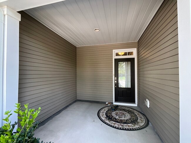 Building Photo - 747 Silver Stream Ln