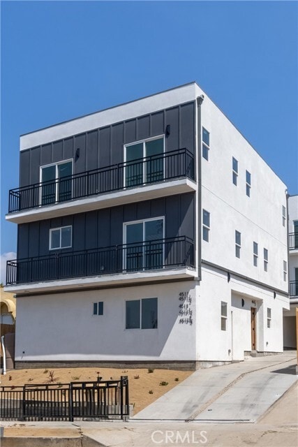Building Photo - 4511 Rosewood Ave