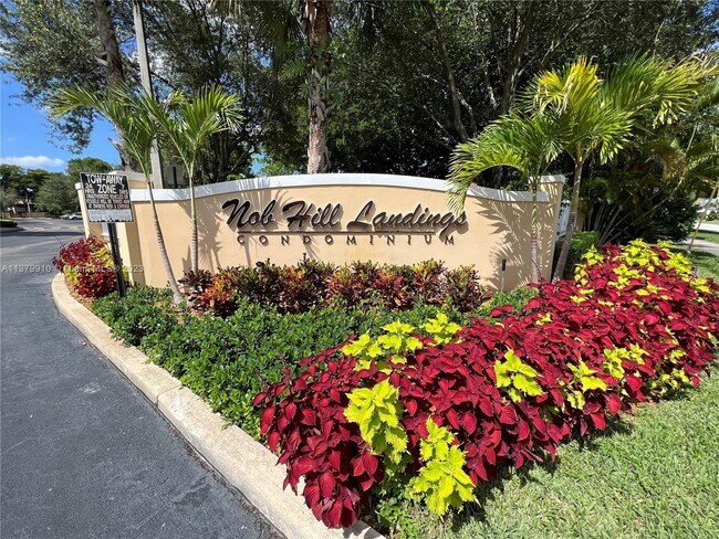 Building Photo - 9905 Westwood Dr