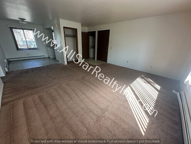 Foto del edificio - 133 N Flower St