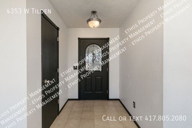 Foto del edificio - 4353 W Tilden St