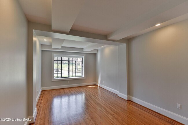 Building Photo - 1411 Willow Ave