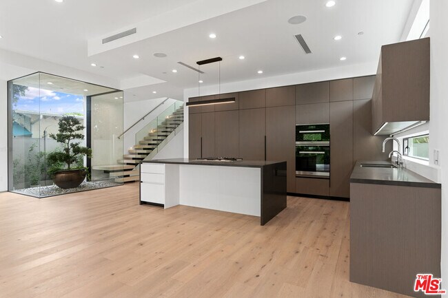 Foto del edificio - 3523 Greenwood Ave