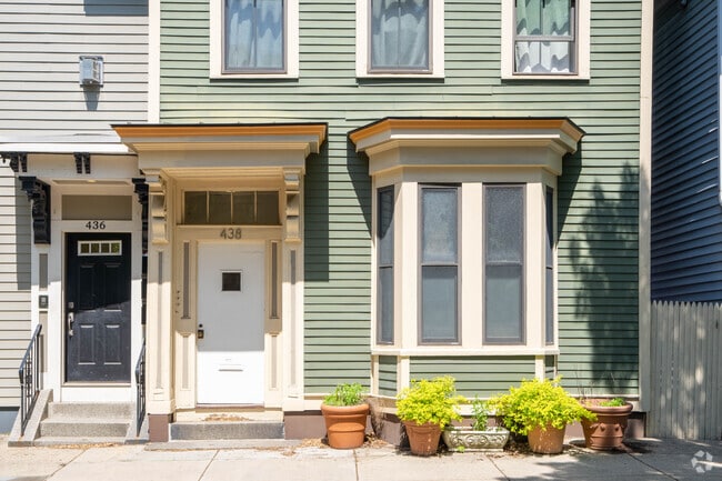 438 W 4th Street is located in South Boston. - 438 W 4th St (Boston, MA) Homes