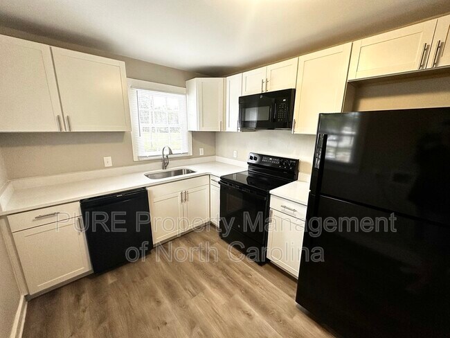 Foto del edificio - 903 Holt St