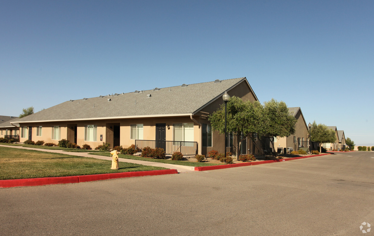 Primary Photo - College Park Apartment Homes