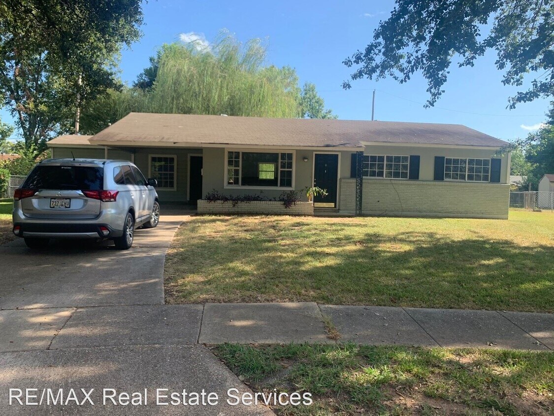 Primary Photo - 3 br, 1.5 bath House - 3015 Norman Circle