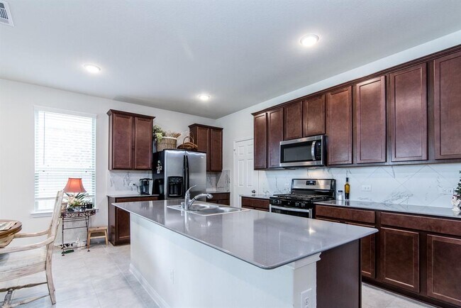 Foto del edificio - 9738 Birdsnest Ct