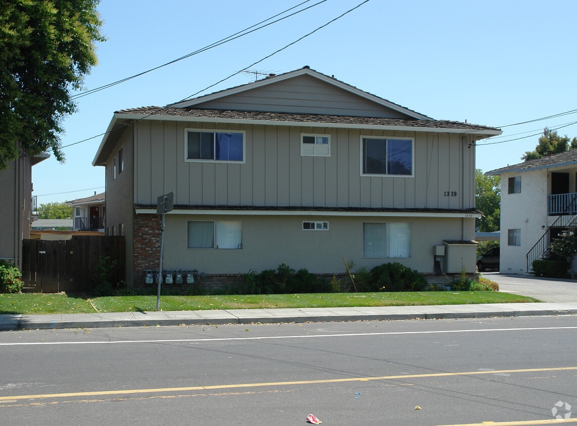 Primary Photo - 1339 Pomeroy Ave