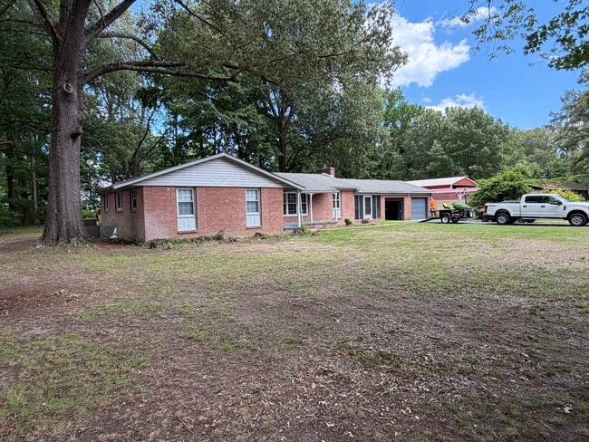 Building Photo - 5375 Gordon Dr