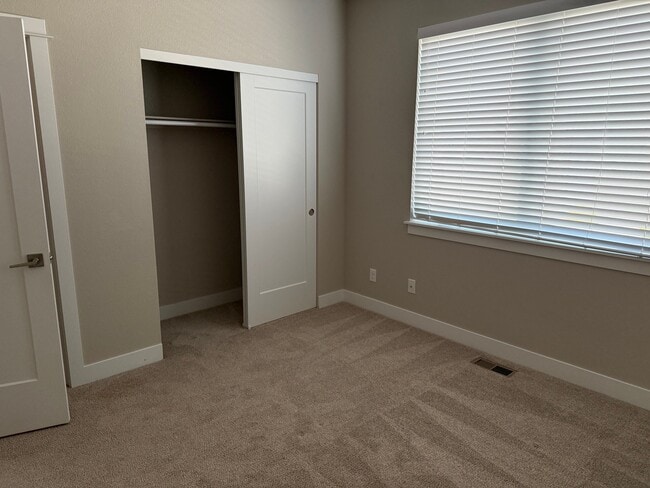 Building Photo - 837 Cherokee Dr