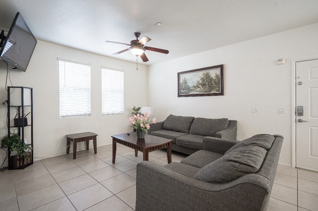 50 Aura de Blanco St, Henderson, NV 89074 Condo for Rent in Henderson