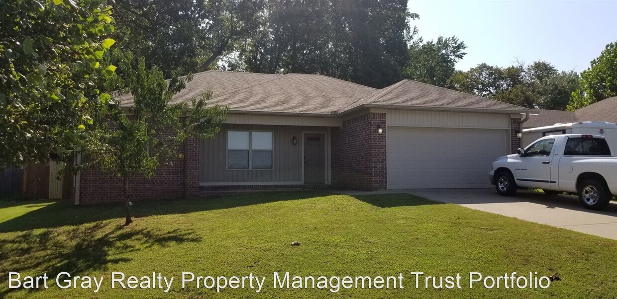 Foto principal - 3 br, 2 bath House - 117 Peach Street