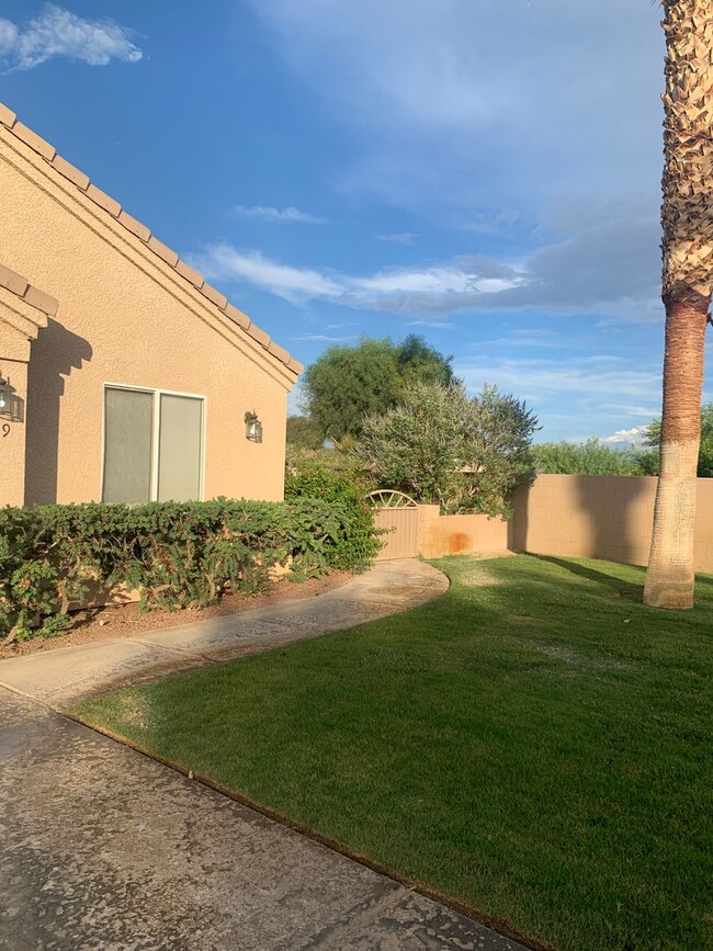 Building Photo - Active Adult Gated Golf Community