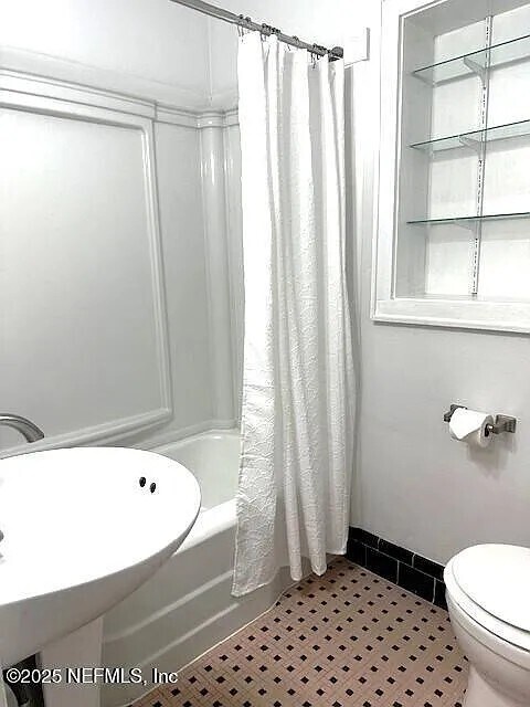 Foto del edificio - 122 Husson Ave