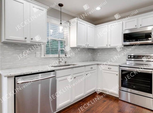 Building Photo - 2628 Hillgate Ct