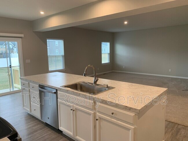 Building Photo - 7192 Martock Dr