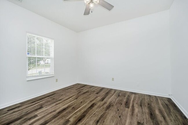Building Photo - 6563 Enclave Blvd