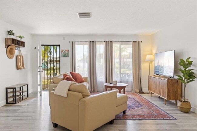 Foto del edificio - 6442 Colonial Dr
