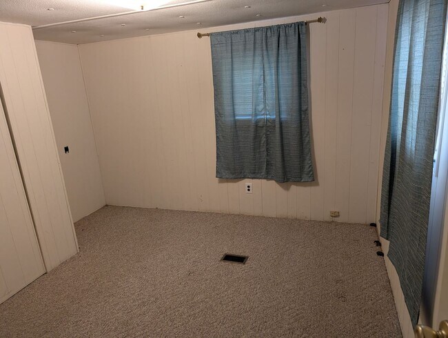 Foto del edificio - 3 Bedroom 2 Bath manufactured home located...