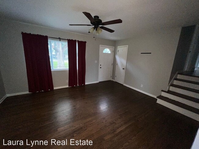 Building Photo - 3 br, 1.5 bath House - 3200 Queen Ridge Dr