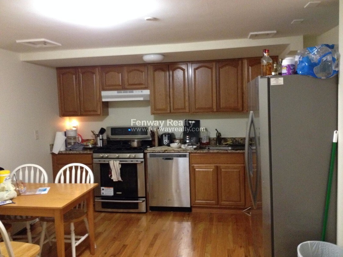 Primary Photo - 315 Huntington Ave
