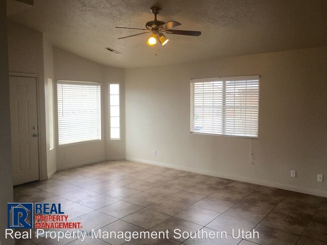 Building Photo - 3 br, 2 bath House - 2558 E 700 N