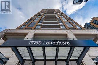 Building Photo - 2060 Lakeshore Rd.