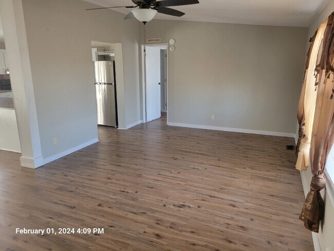 Foto del edificio - Charming 4 Bedroom Manufactured Home in Ka...
