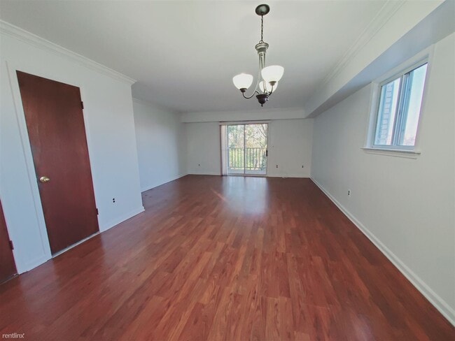 Building Photo - 2 br, 1.5 bath Townhome - 54 Whitmore Ln A...